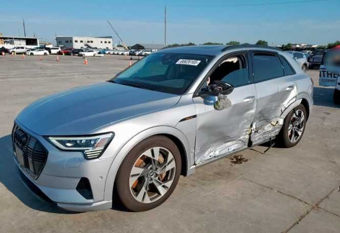 Бампер передній AUDI E-Tron двері ауді е-трон розборка
