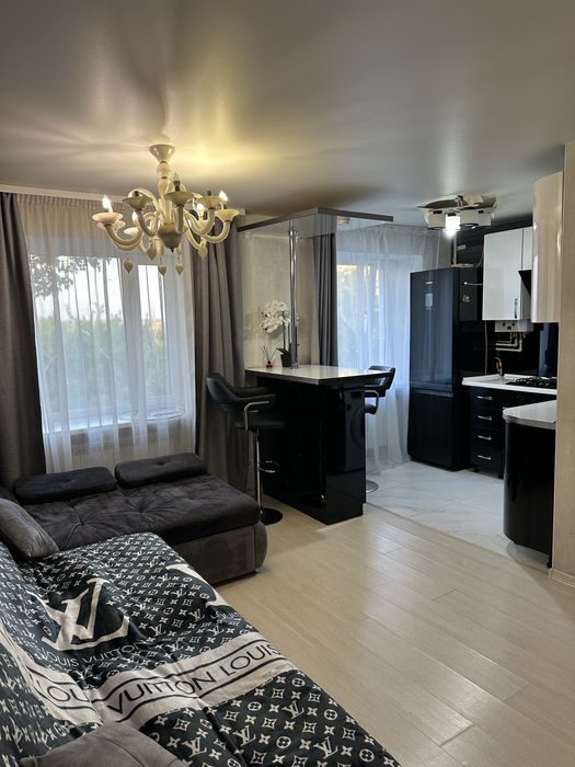 Не рієлтор. Здам свою 2 кімнатну квартиру в центрі міста