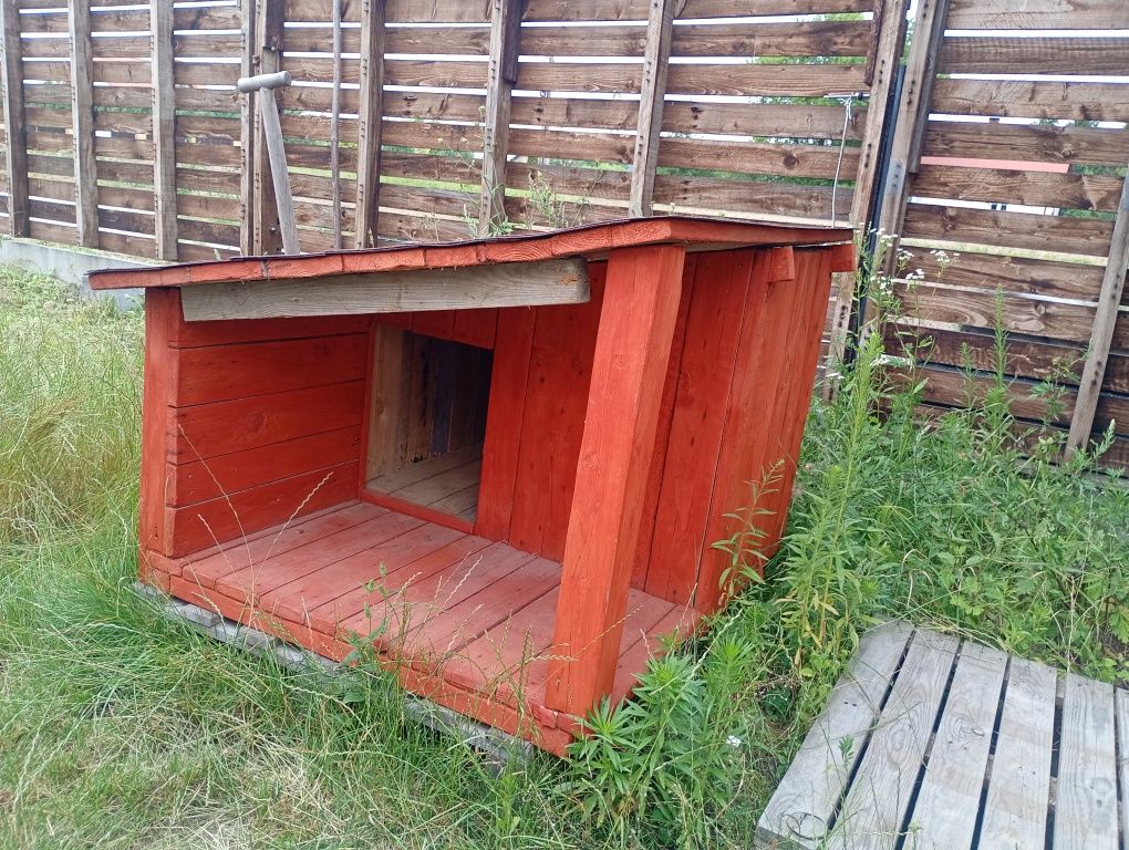 Buda dla psa ocieplona