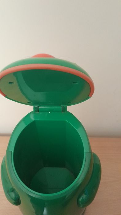 Caixote do lixo falante