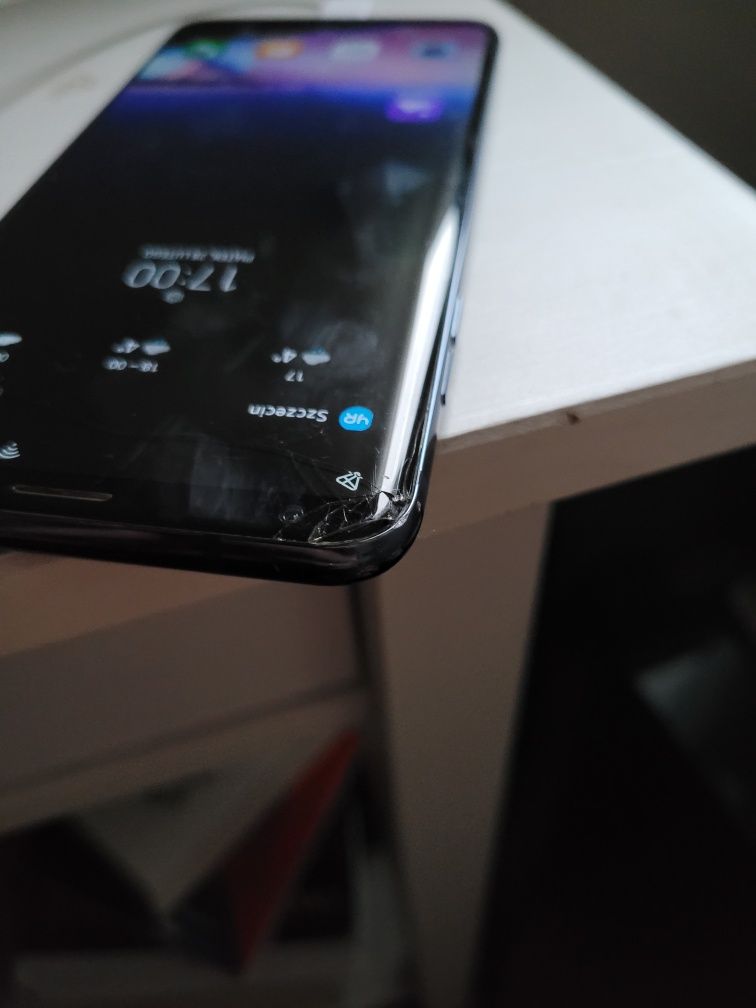 Smartphone LG V30 niebieski