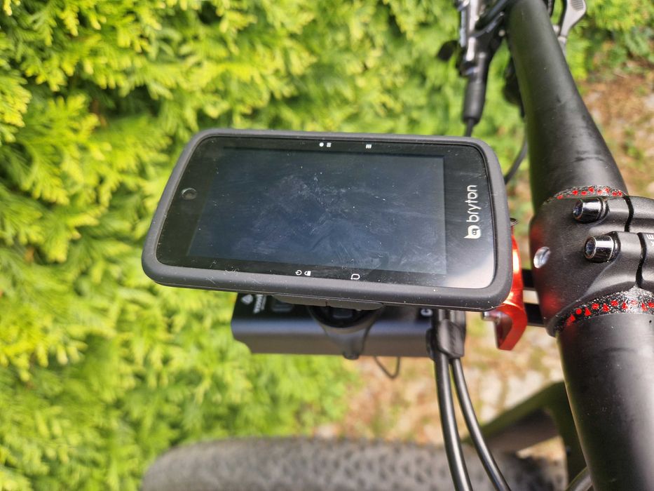 Bryton Rider S800 - osłona silikonowa czarna + folia na ekran
