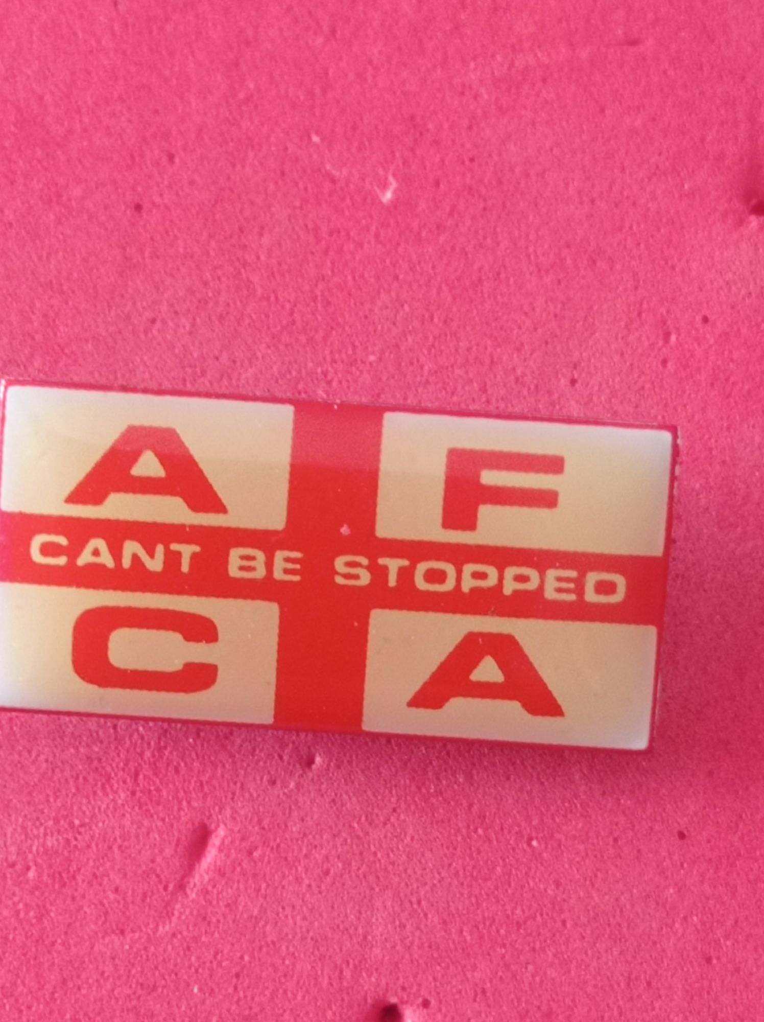 Pins variados com um raro