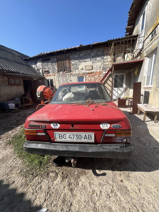 Форд Оріон Червоний