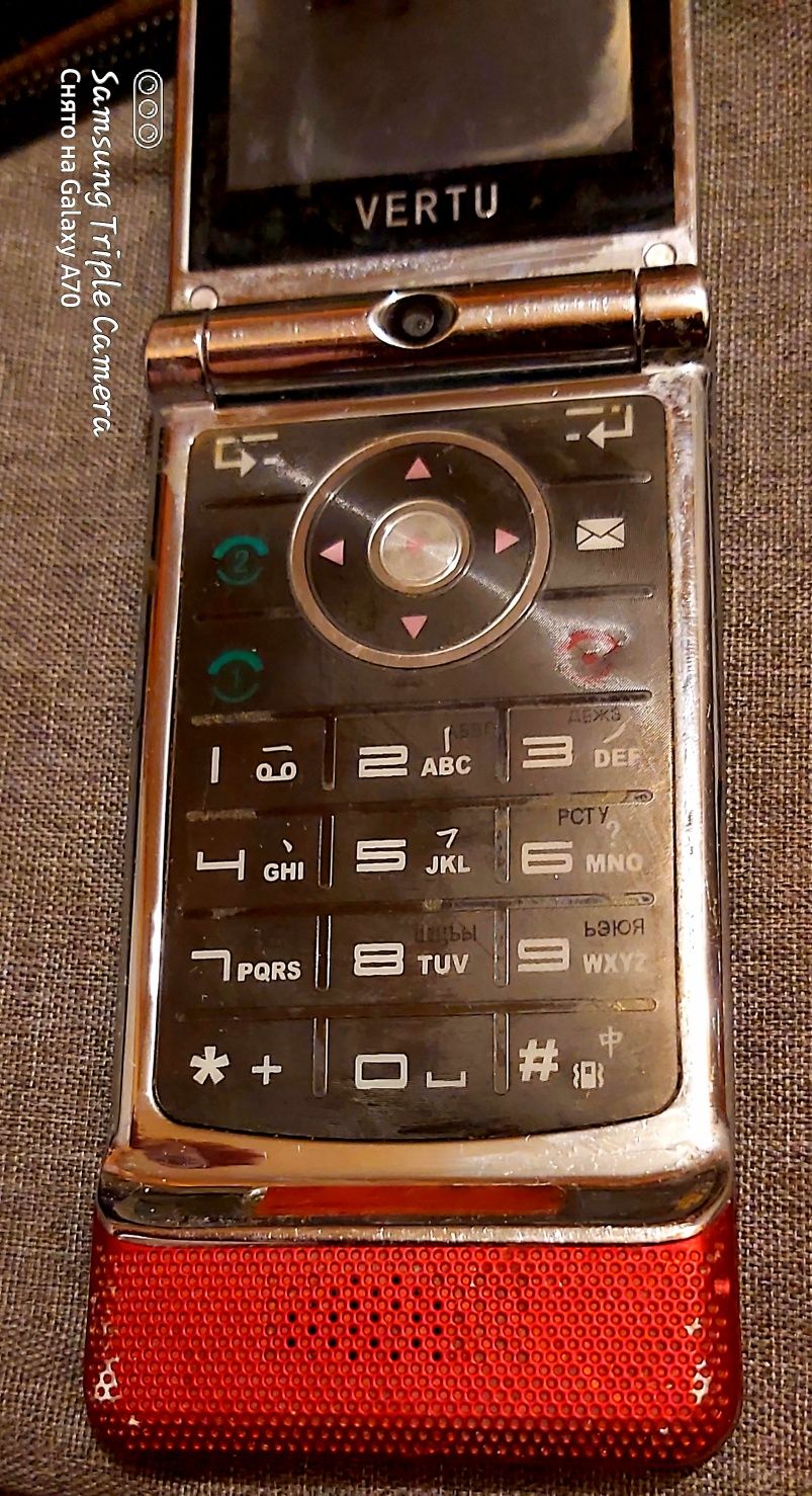 Телефон Vertu Ferrari F16