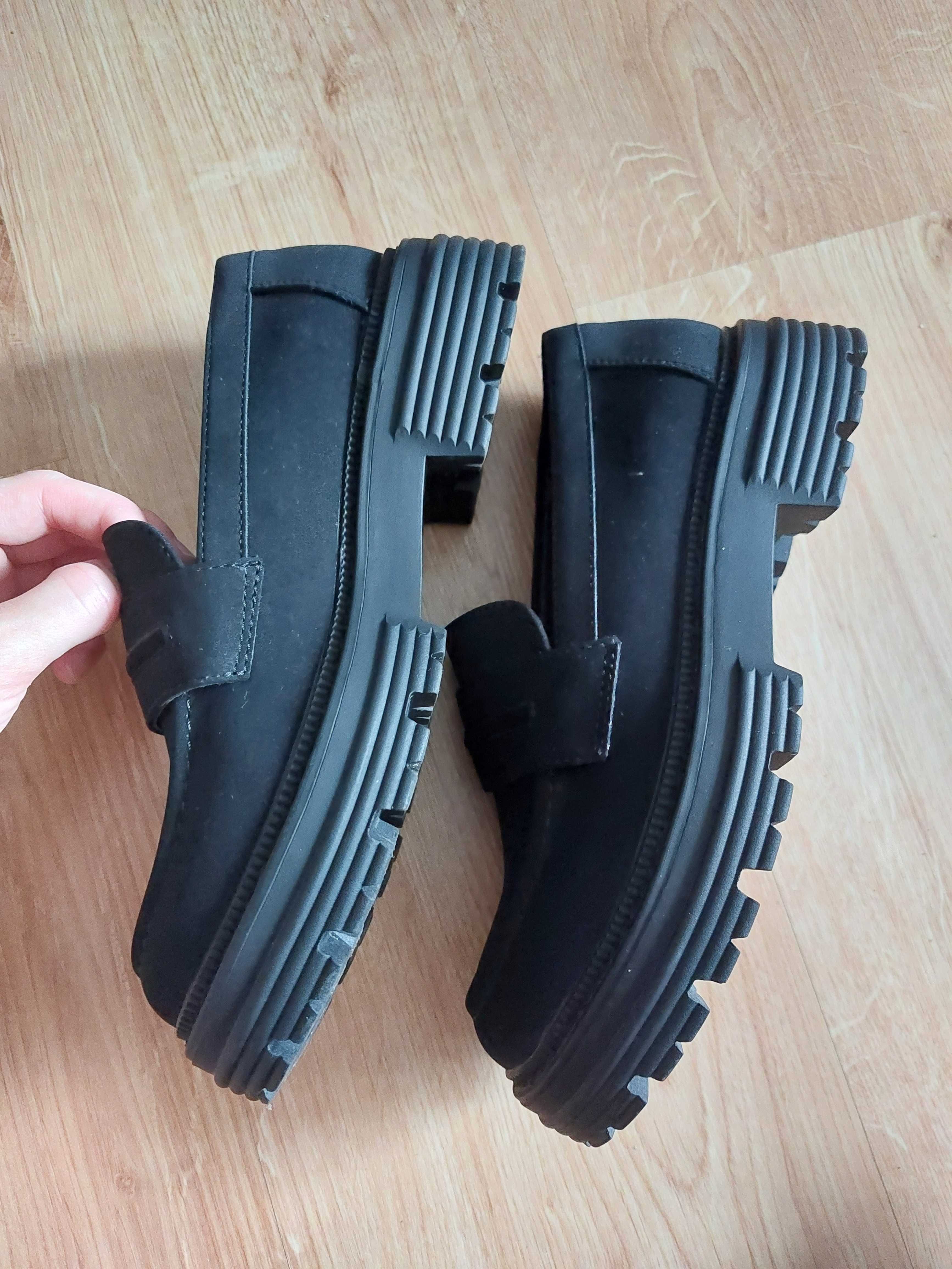 Mokasyny wsuwane Jenny molly czarne buty półbuty na platformie 36