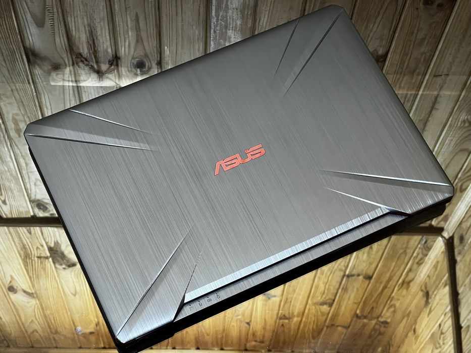 Asus TUF 15, GTX1050, I5 8300h, 12 ram