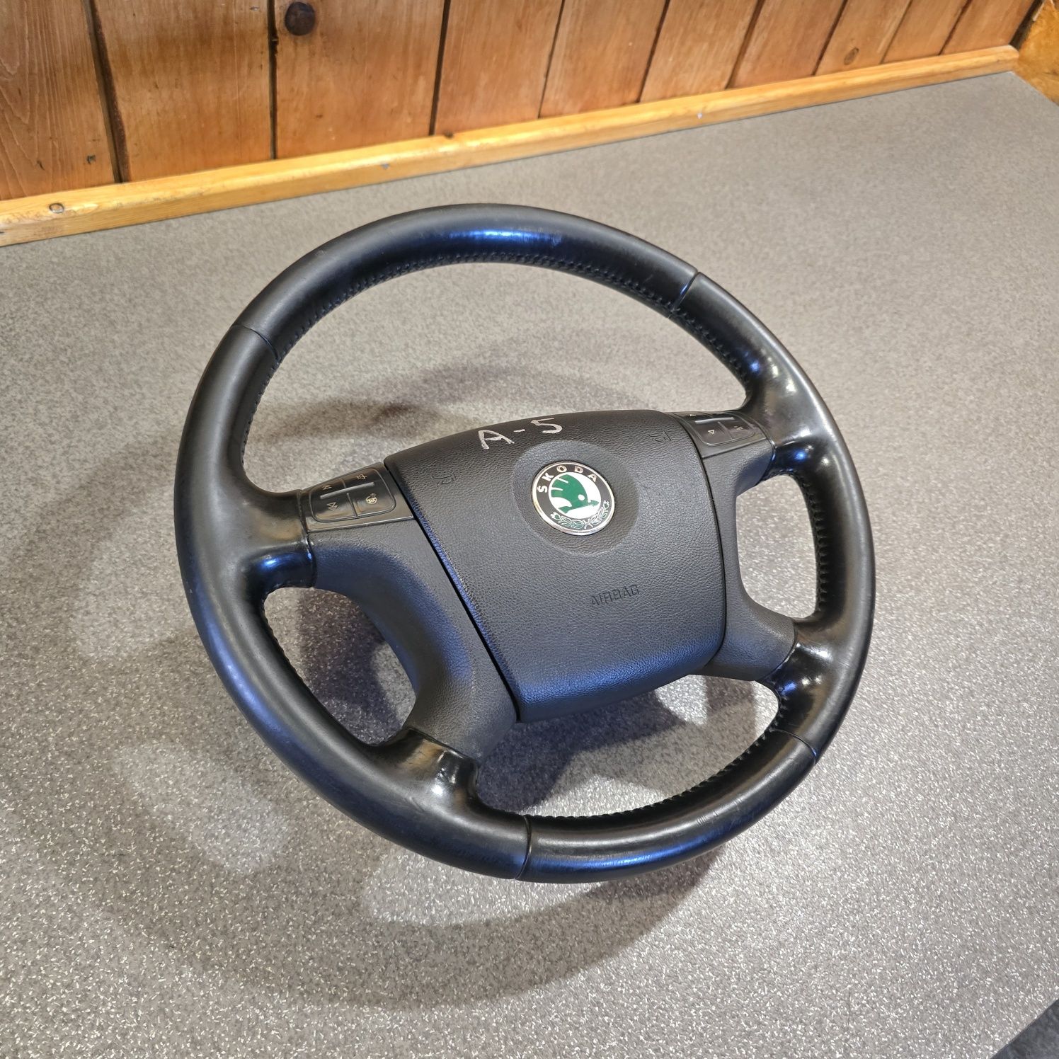 Кермо, руль Skoda Octavia A5