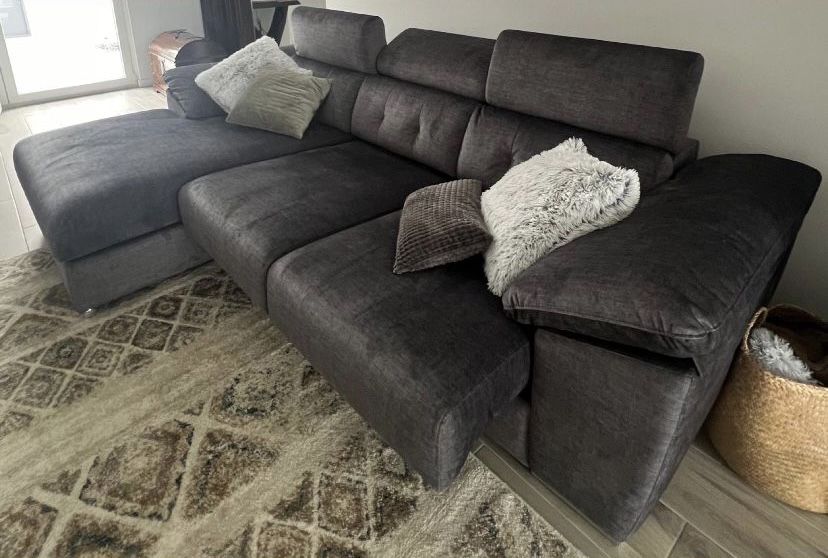 Sofa picoto chaiselong cinzento