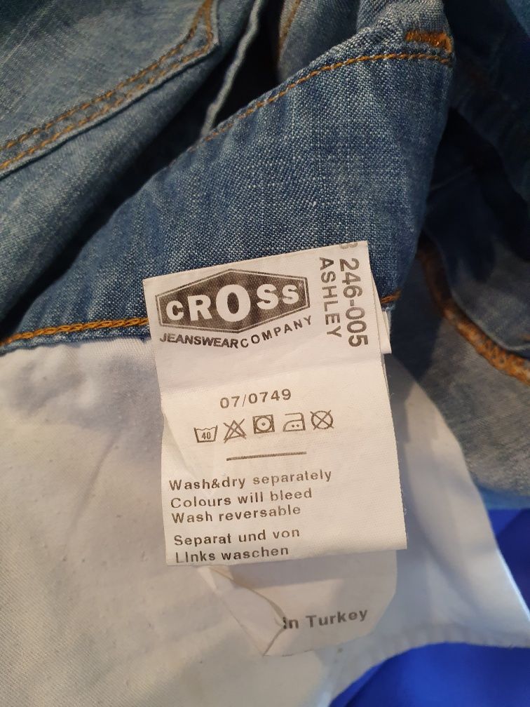 Cross sukienka szmizjerka jeansowa