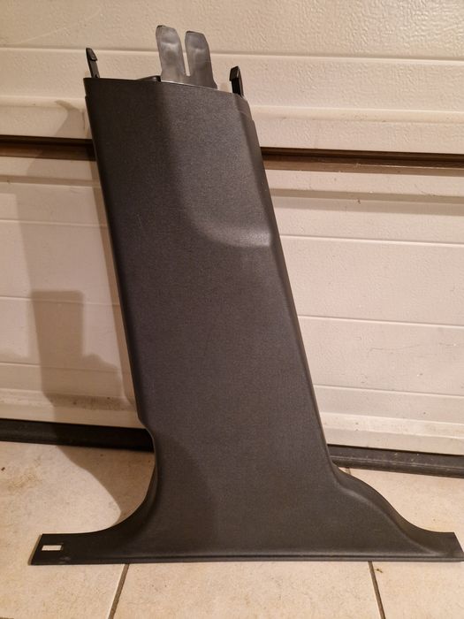 VOLVO XC60 LIFT oslona poszycie SŁUPKA lewa