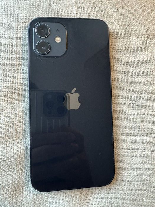 IPhone 12 usado em otimo estado 64gb na cor preta