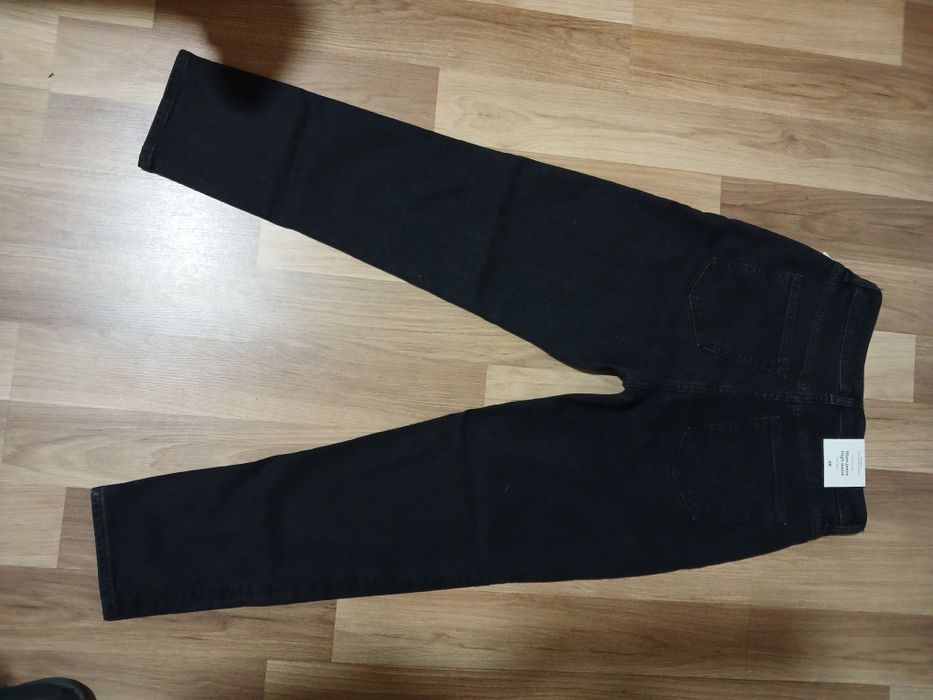Чорні жіночі джинси
