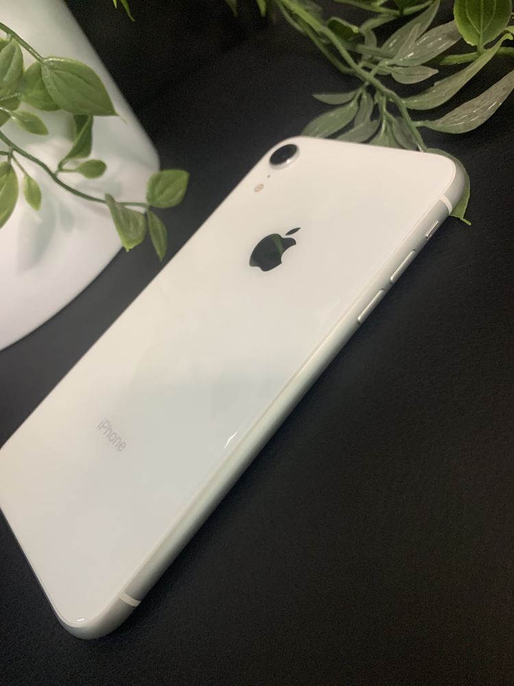 Apple iPhone XR 64Gb. (White) магазин, гарантія , обмін