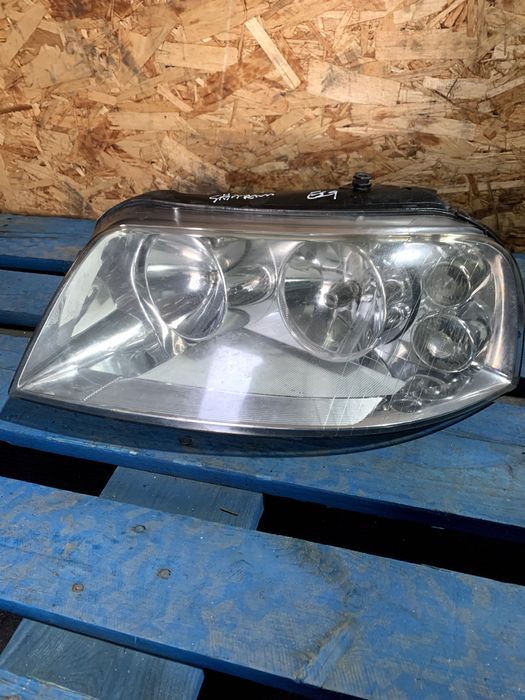 Farol Esquerdo VW Sharan II