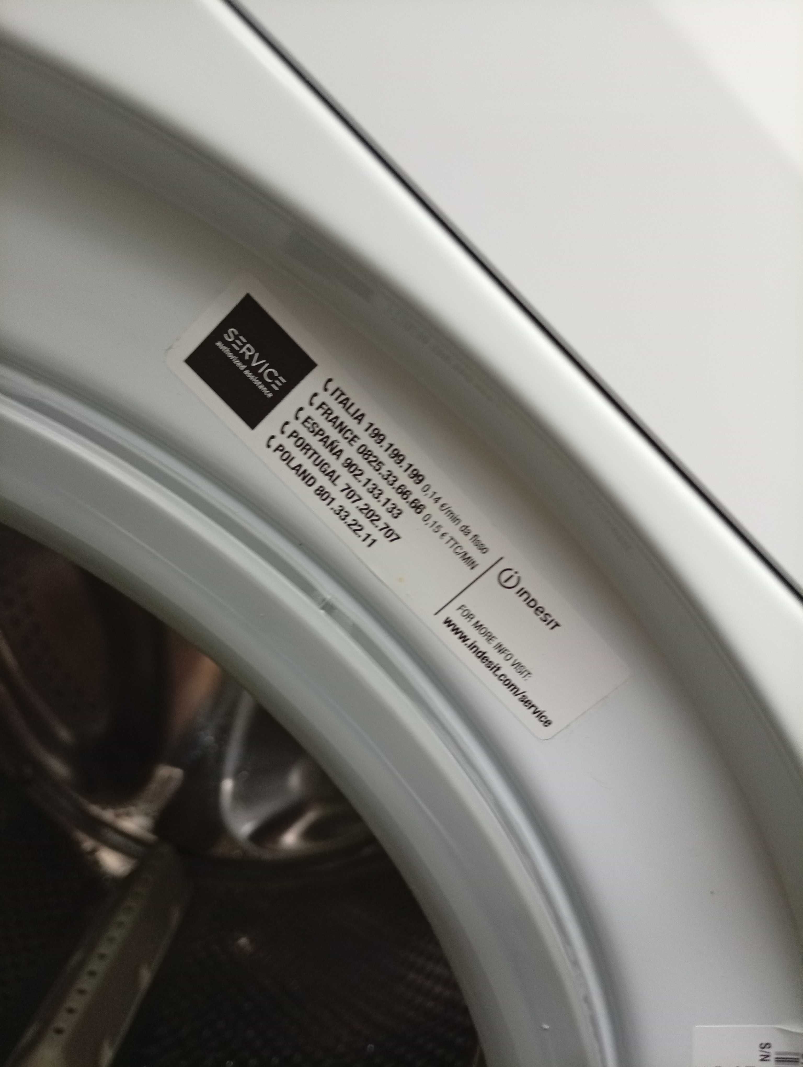 Máquina lavar roupa Indesit 8kg