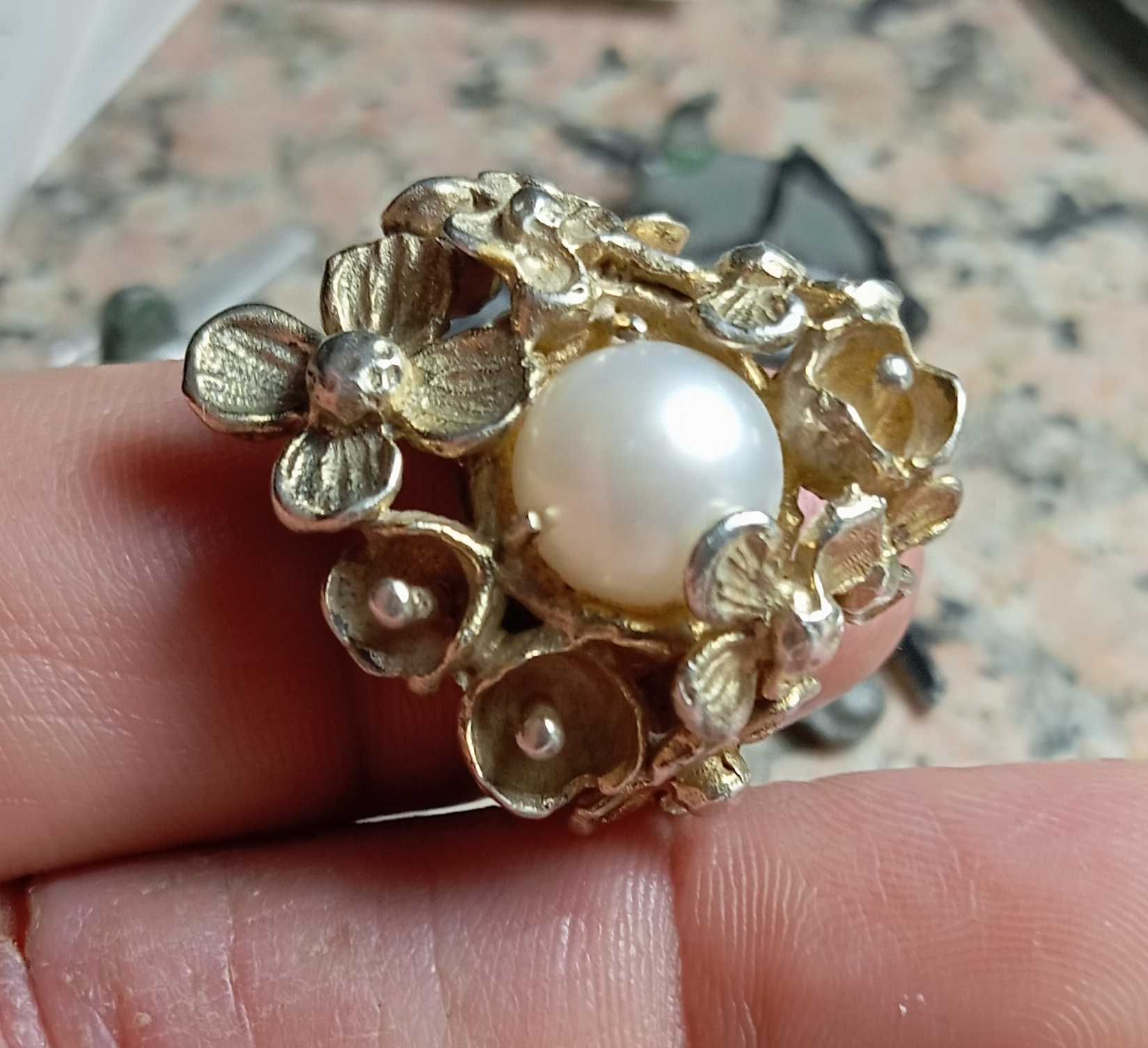 Anel prata dourada com pérola  lindo 18gr