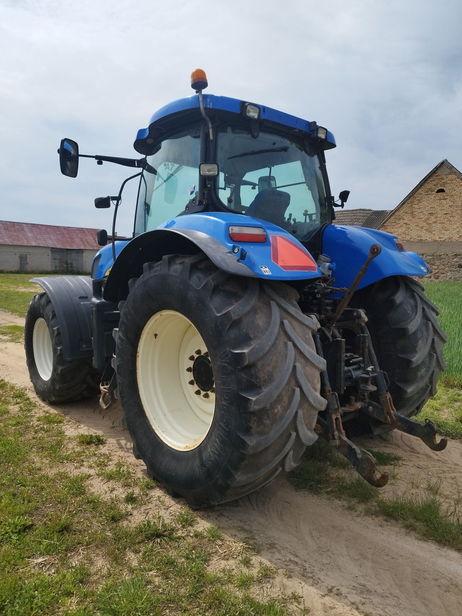 New Holland T7030