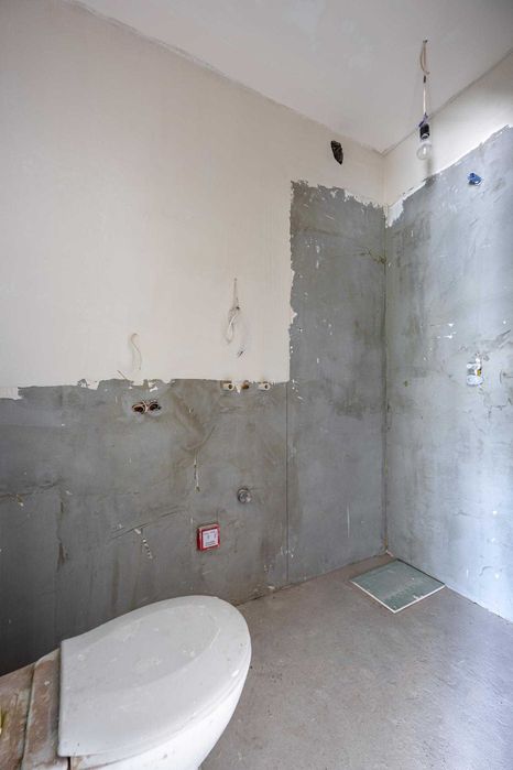 Продаж котеджу з розпочатим ремонтом в Рудне