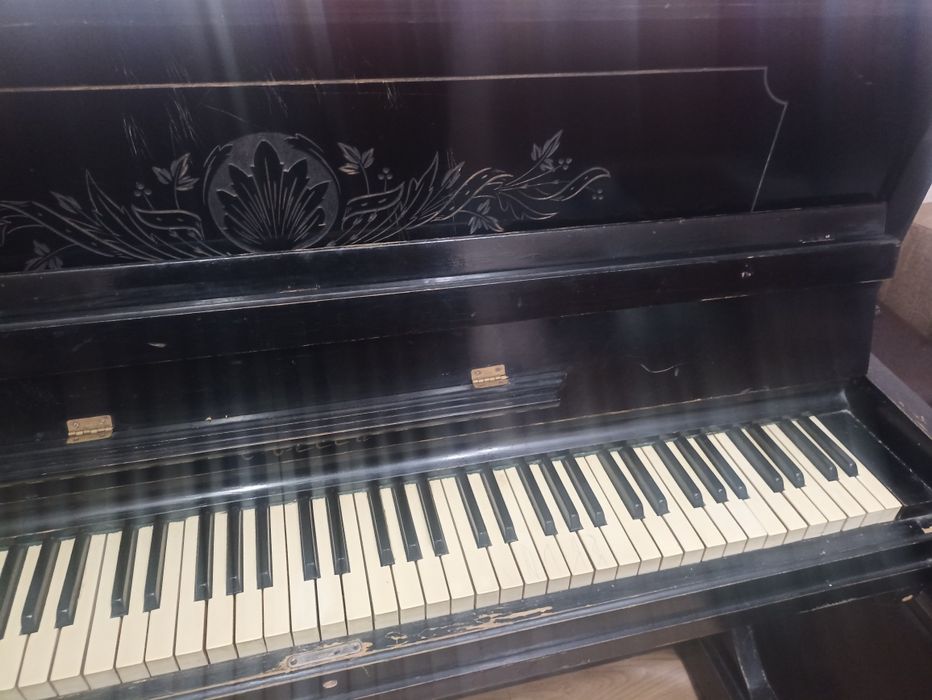 Піаніно, Україна