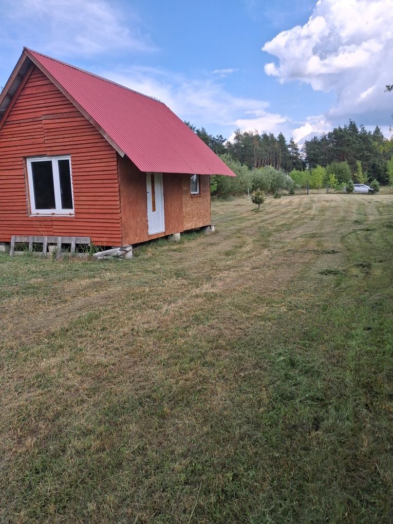 Atrakcyjna działka z domkiem