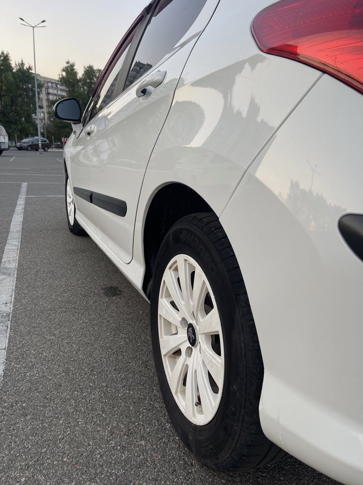 Продам Автомобіль , машину Peugeot 308 2008 року