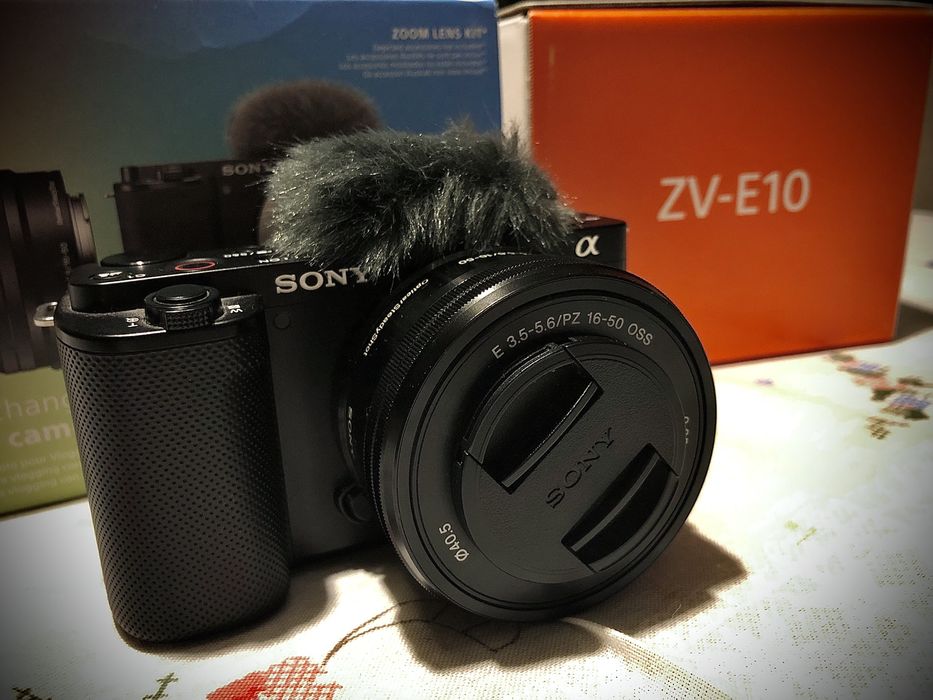 Sony ZV E-10 + Lente E PZ 16-50mm f3.5 OSS + Lente Neewer 30 mm f 1.7