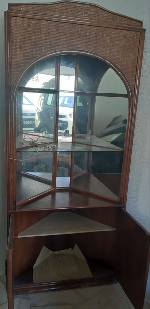 Movel de.Canto eletrificado em bambu