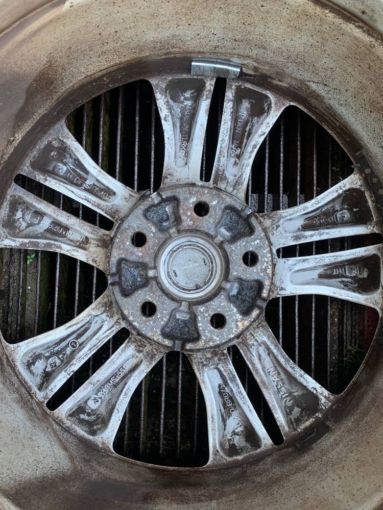 Sprzedam felgi samochodowe nissan qashqai  r 17