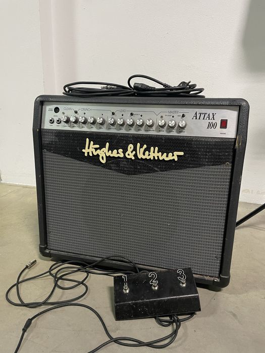Combo / amplificador Hughes & Kettner ATTAX 100