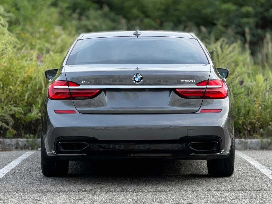 BMW 7 Series 750i xDrive      2016