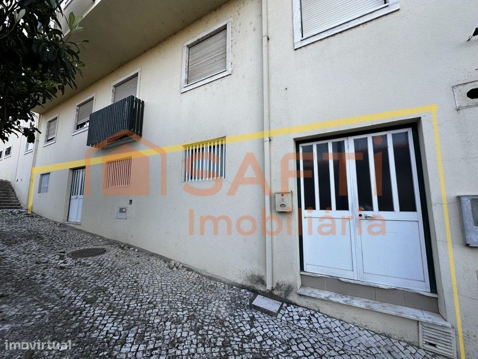 Venda Armazém com condições para habitação