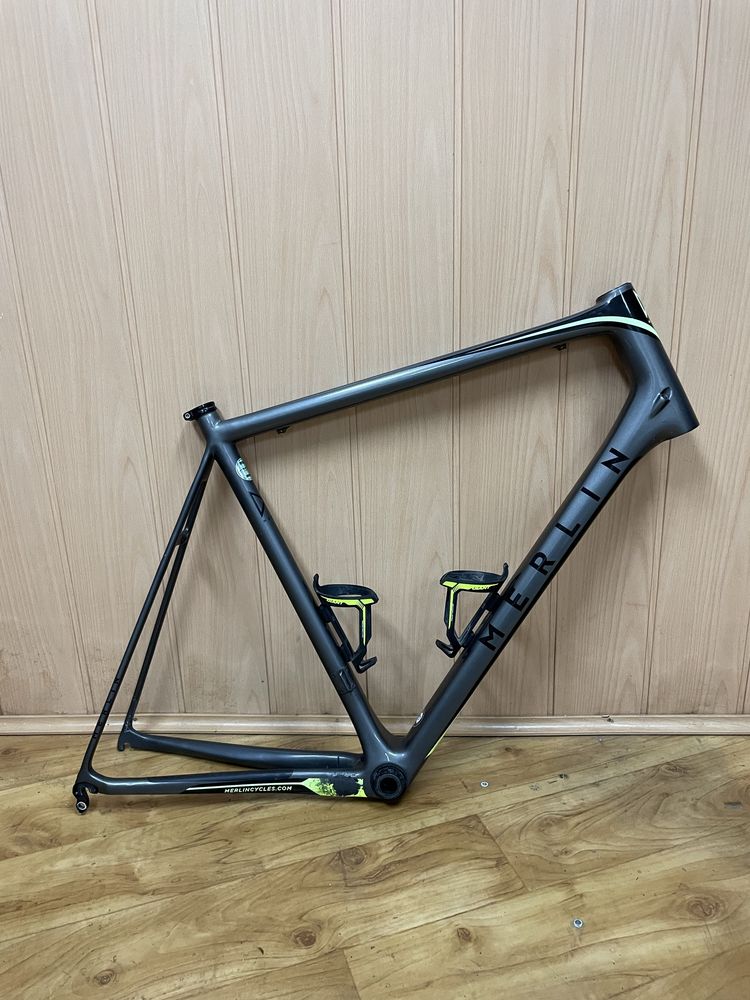 Vários quadros bicicletas