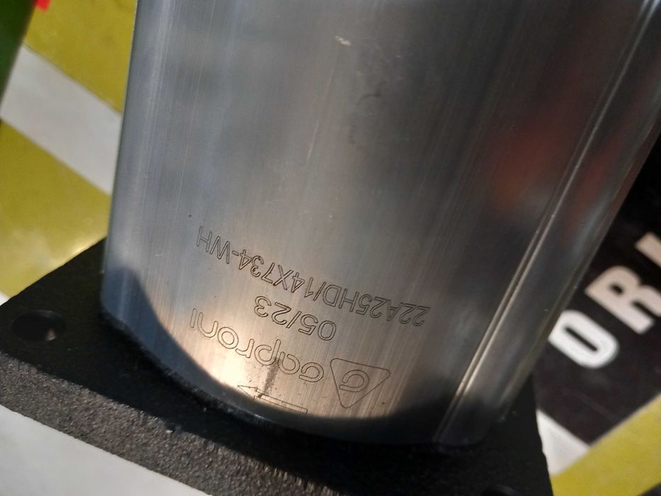 Pompa hydrauliczna podnośnika wspomagania CASE JX 22+14 caproni lewa