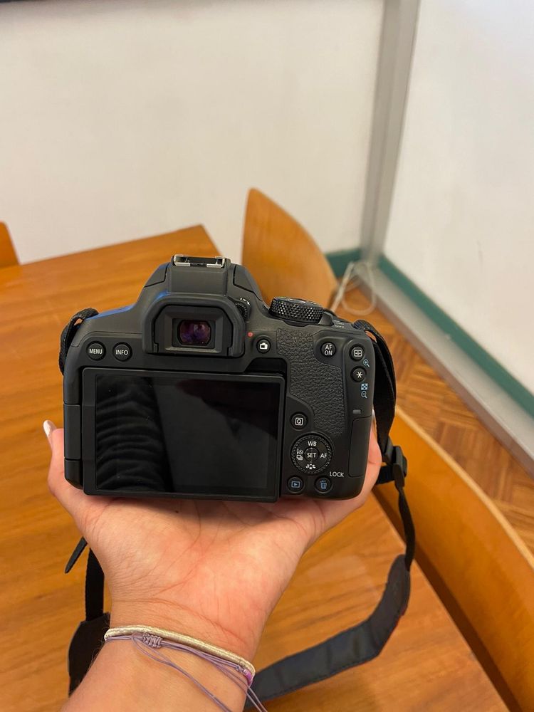 Maquina fotografica CANON EOS 8500 com lente 18-55 STM