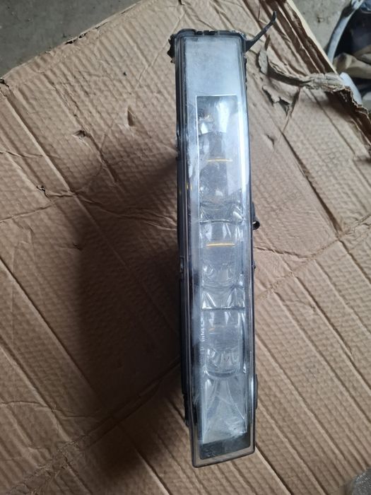 Lampa przeciwmgielna prawy przód dodge charger 2015+