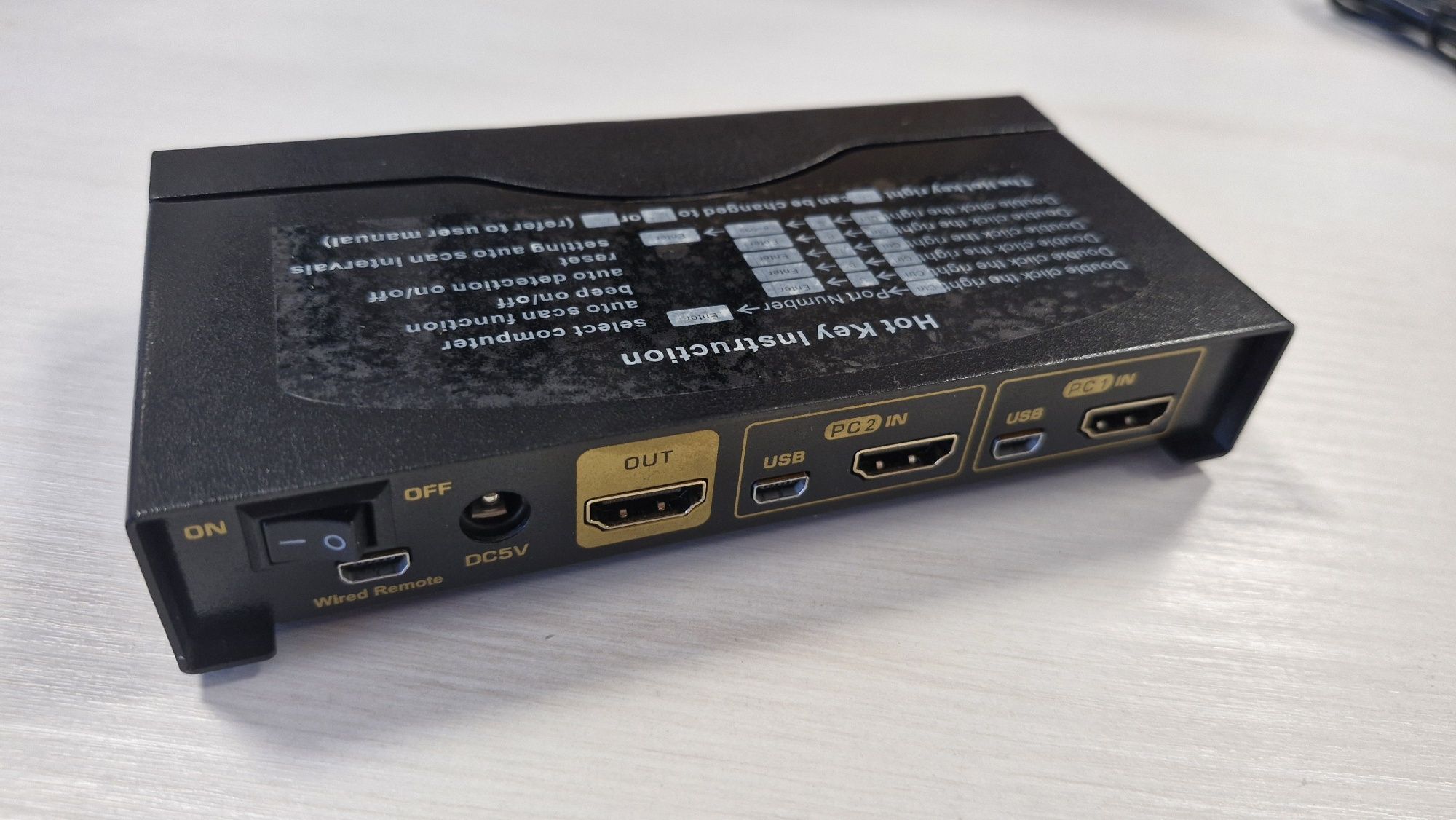 Продам KVM Switch KLau 2-Port 4Kx2K 60Hz USB 2.0 HUB