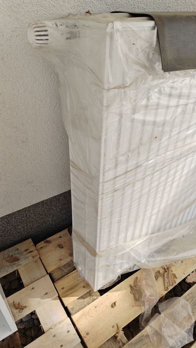 Grzejnik płytowy stalowy typ 33, 900 × 920 mm, 2963 W – z głowicą term
