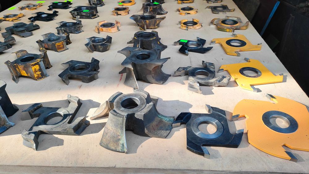 Frezy nasadzane  profilowe proste kątowe  do obróbki drewna używane