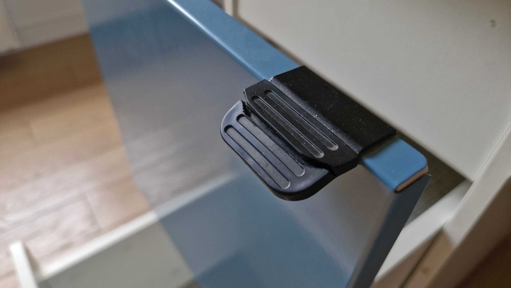 Biurko 140 L z kontenerkiem VOX Young Users