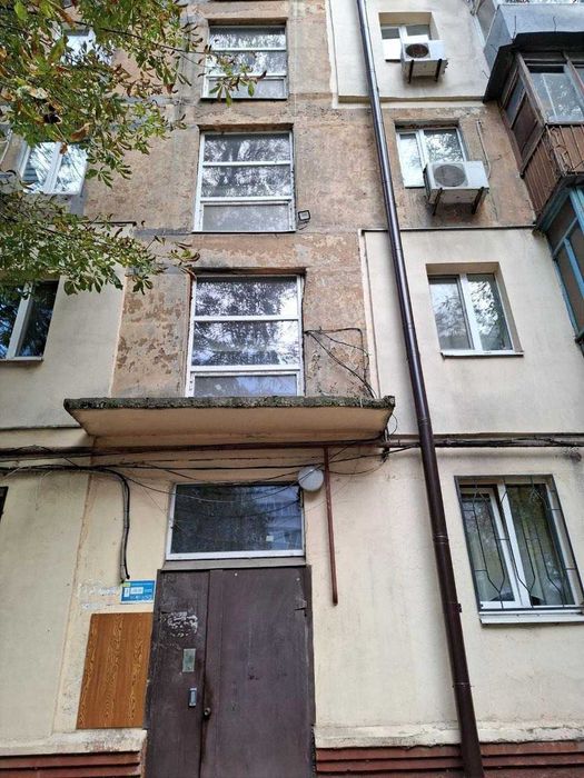 Продам 2 комнатную квартиру на Рабочей