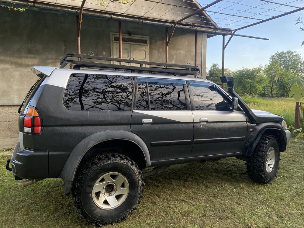 Mitsubishi Pajero Sport 6000$