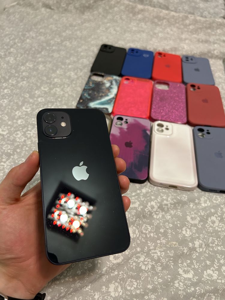 Iphone 12 + etui 12 sztuk