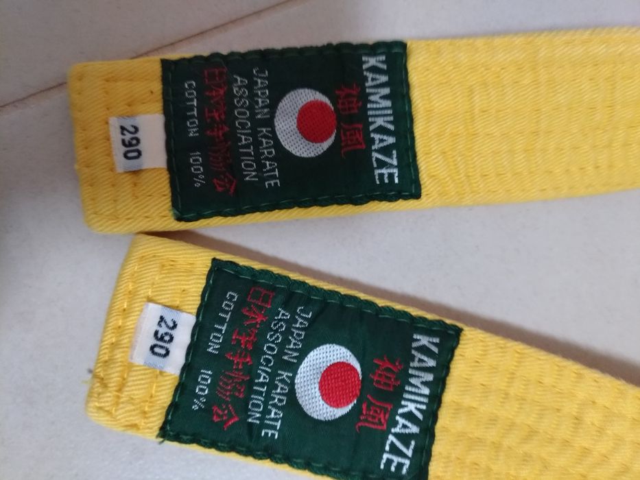 Cinto amarelo de Karate marca Kamikaze (encurtado)