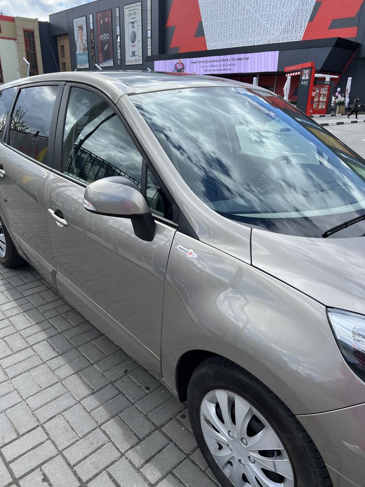 Renault Grand Scenic 2011