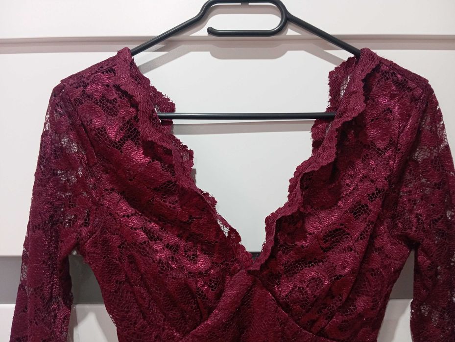 Elegancka bordowa burgundowa koronkowa sukienka S długi rękaw wesele