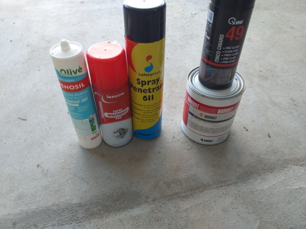 1 lata de tinta de zinco cinzento  1 frasco de spray de zinco  1 tubo