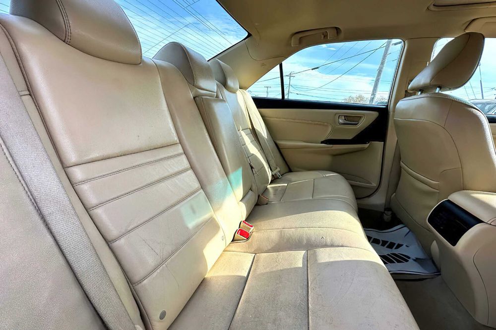 Toyota Camry      2016