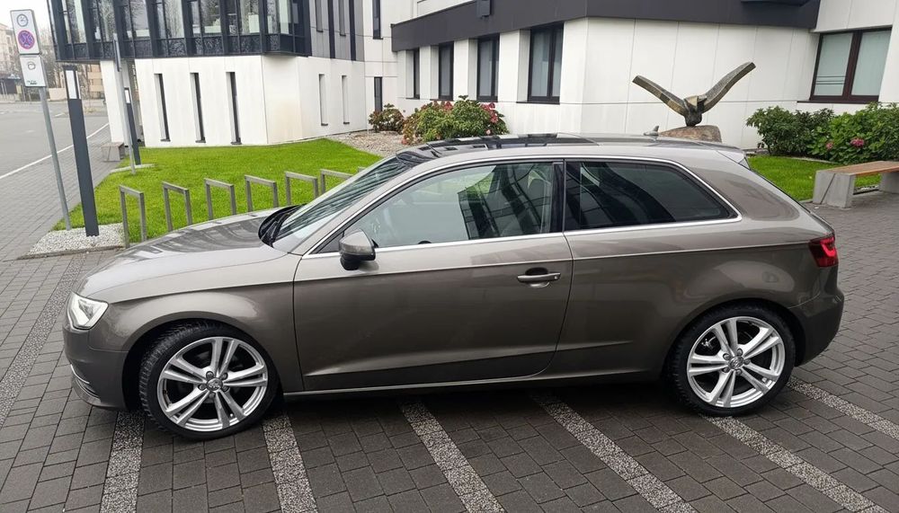 Audi A3 3-drzwiowe LEDy, półskóry, szyberdach, felgi 18" i nowe opony, serwis w ASO, chip
