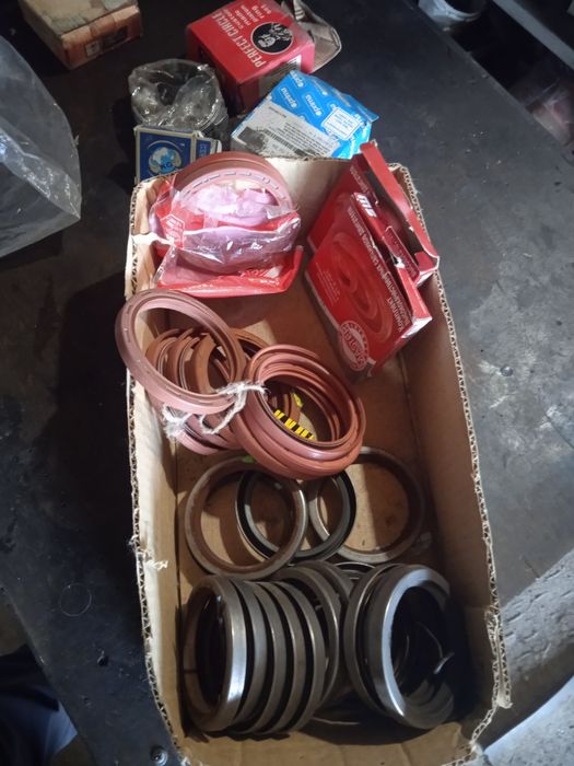 Продам вкладиші москвич М-412, М-408. Ваз -2108 не китайські.